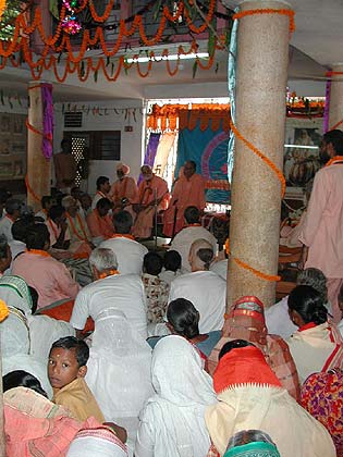 v_puja_nov01_06.jpg