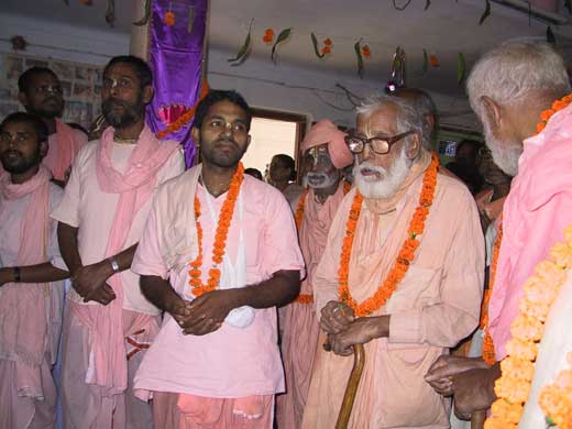 v_puja_nov01_13.jpg
