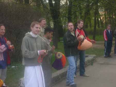 060509-Nagar-Sankirtan3