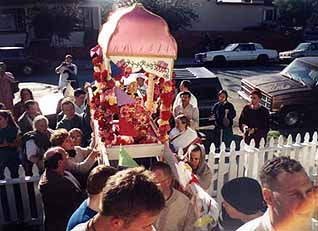 Pic: Mahaprabhu enters