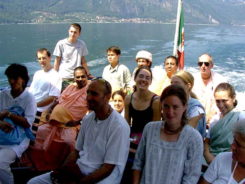 sm-deckgroupshot