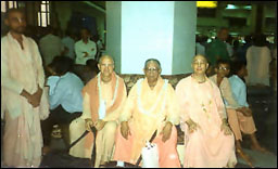 At Calcutta Airport [14k]